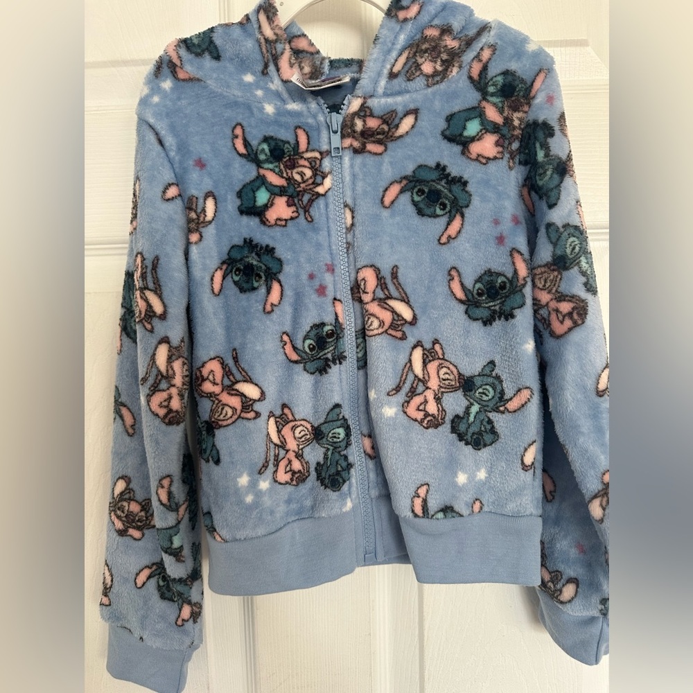 🆕Disney’s Lilo & Stitch Fuzzy Hooded Zip Up Sweater